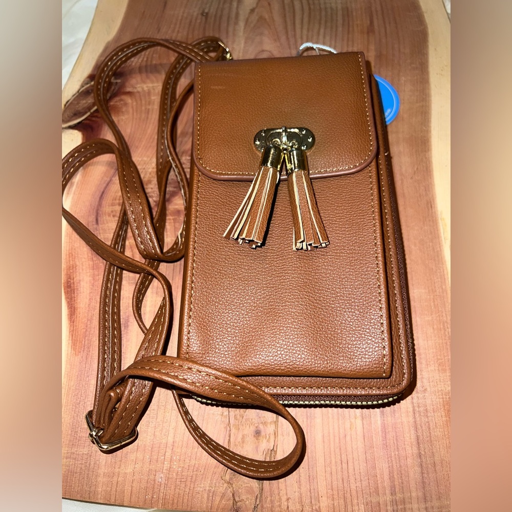 Ch!c Unlimited Cellphone Wallet Crossbody Minimalist Purse 💗